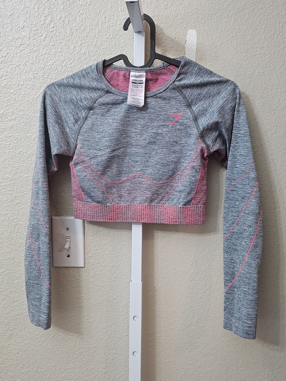 Gymshark Gray Crop Long Sleeve Top with Pink XS
